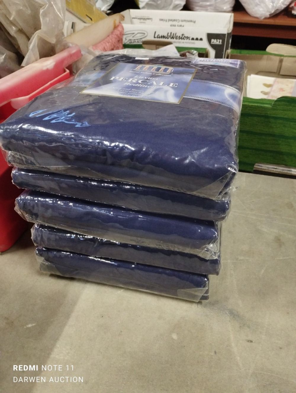Lot 59: Five Brand New Luxury Percale Double Fitted Sheets...