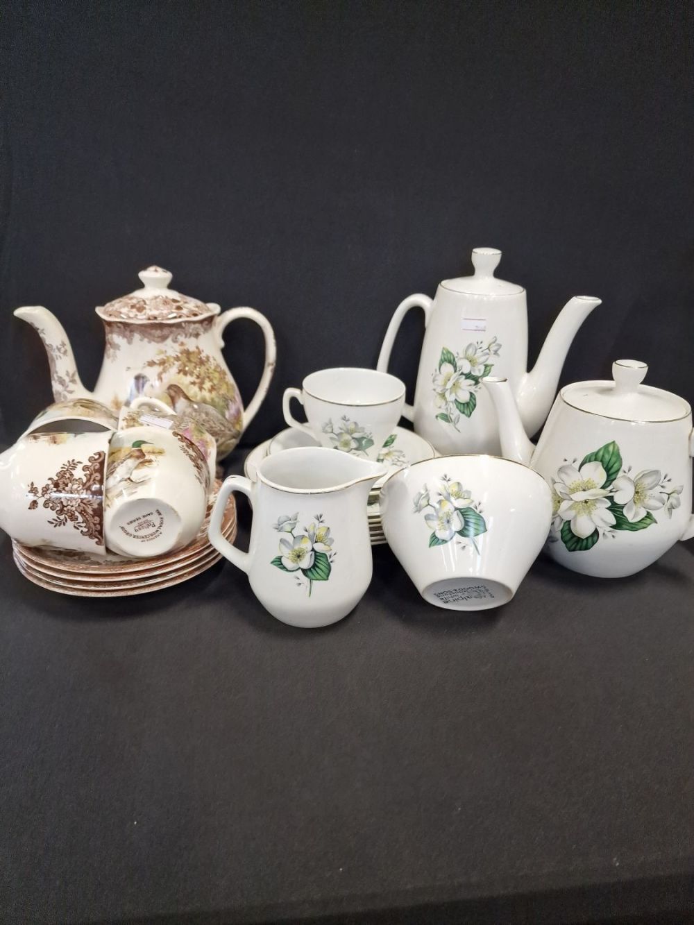 Lot 76: A vintage Royal Worcestershire tea.set."Game series" and Wood...