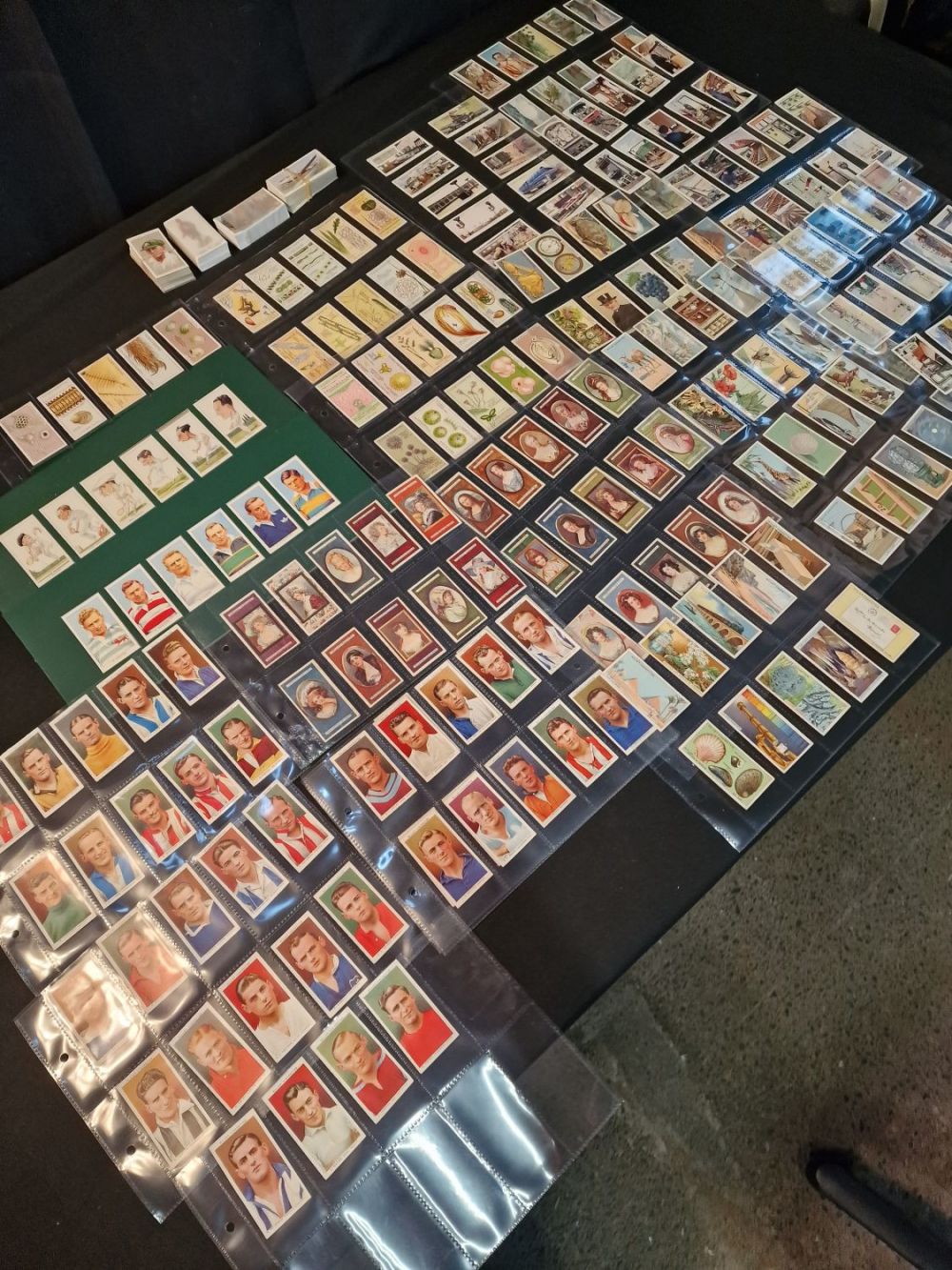 Lot 119: A large Bundle of cigarette cards, includes sets...