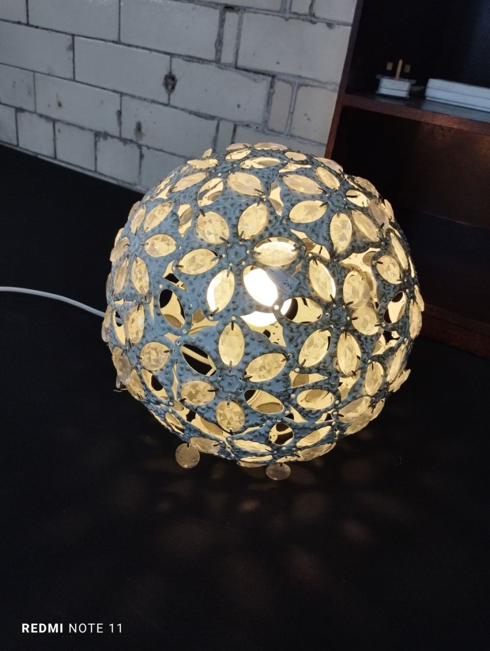 Lot 172: Approximately 23cm Round Decorative Lamp