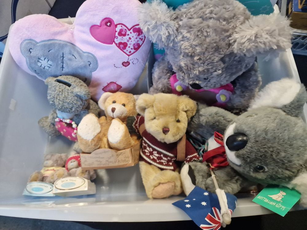 Lot 194: A collection of Me 2 You ornaments and...