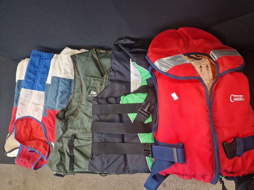 Lot 220: A collection of 6 Children and Adult buoyancy...