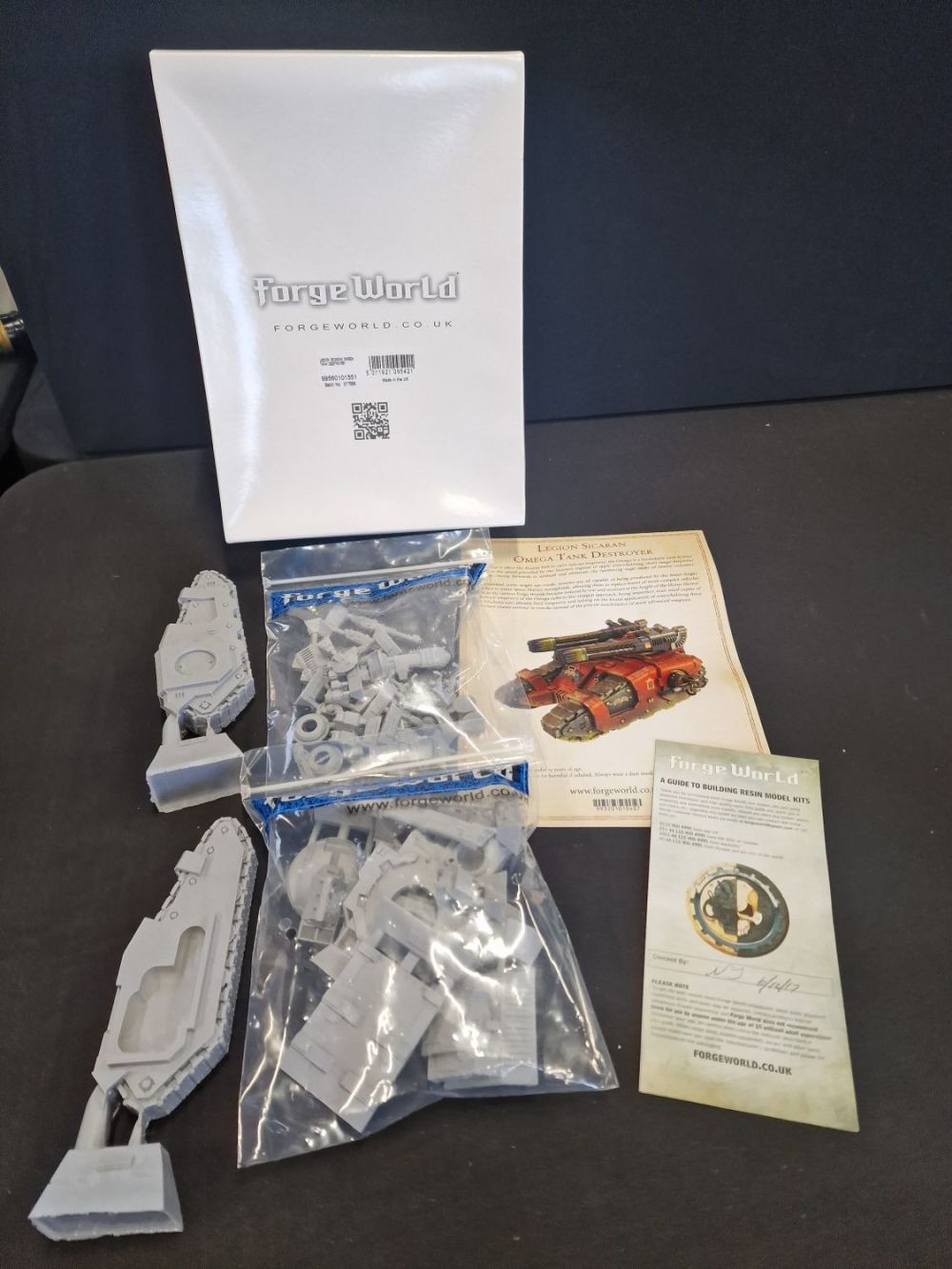 Lot 287: Forge world, warhammer legion Dicatsn Omega Tank Destroyer