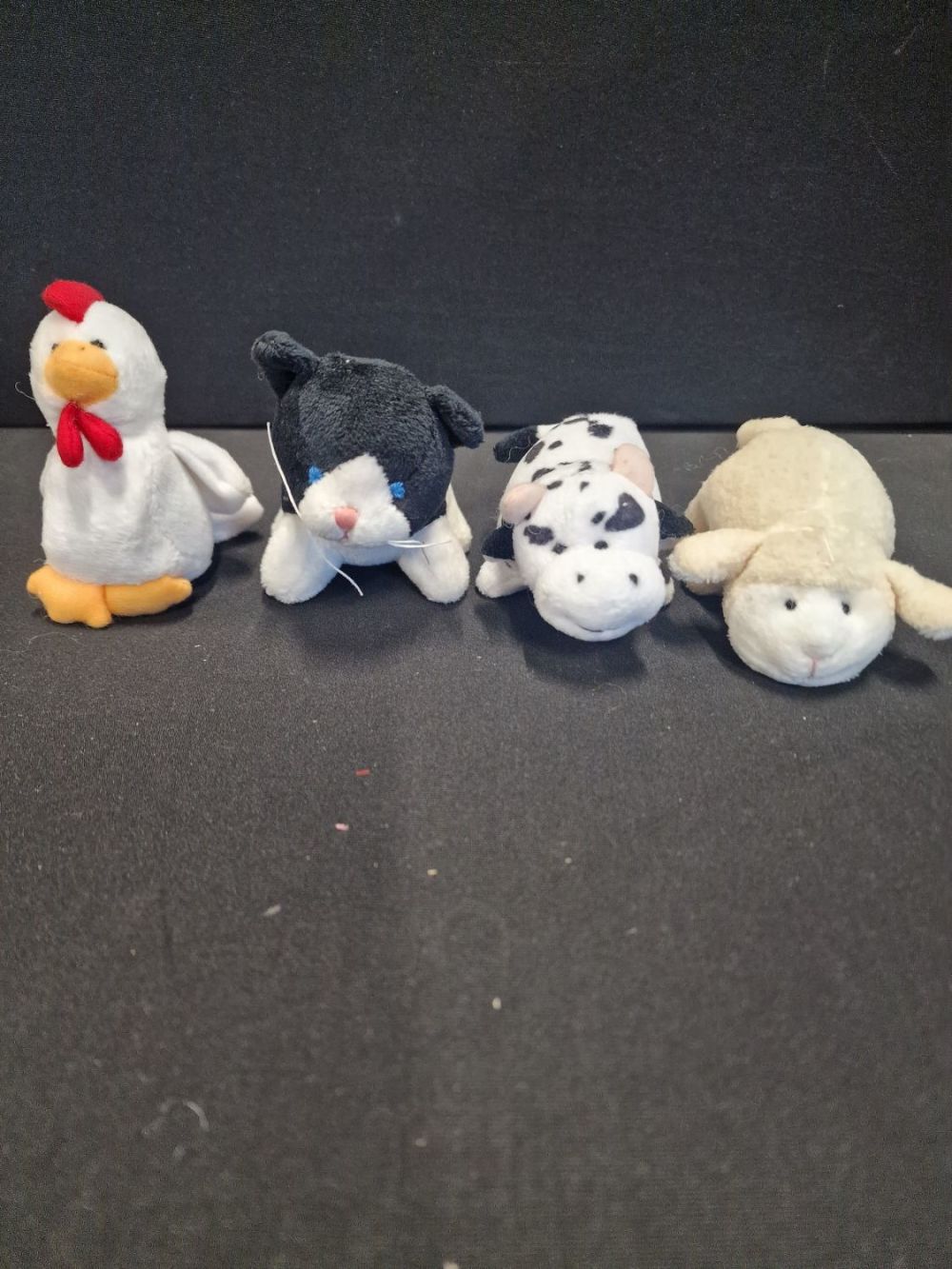 Lot 307: A large collection of over 160 mini animals....