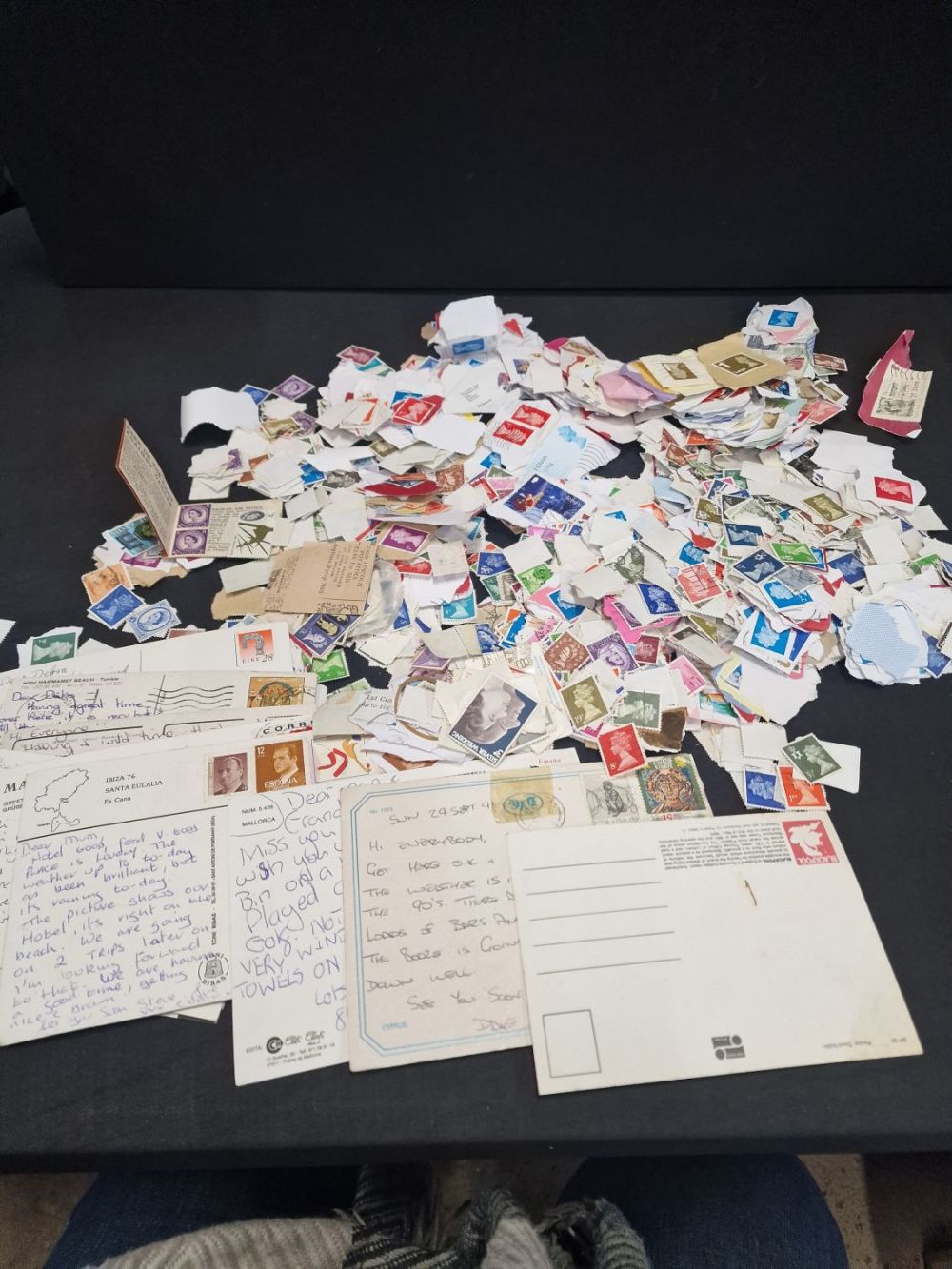 Lot 317: A large quantity of UK and worldwide stamps.