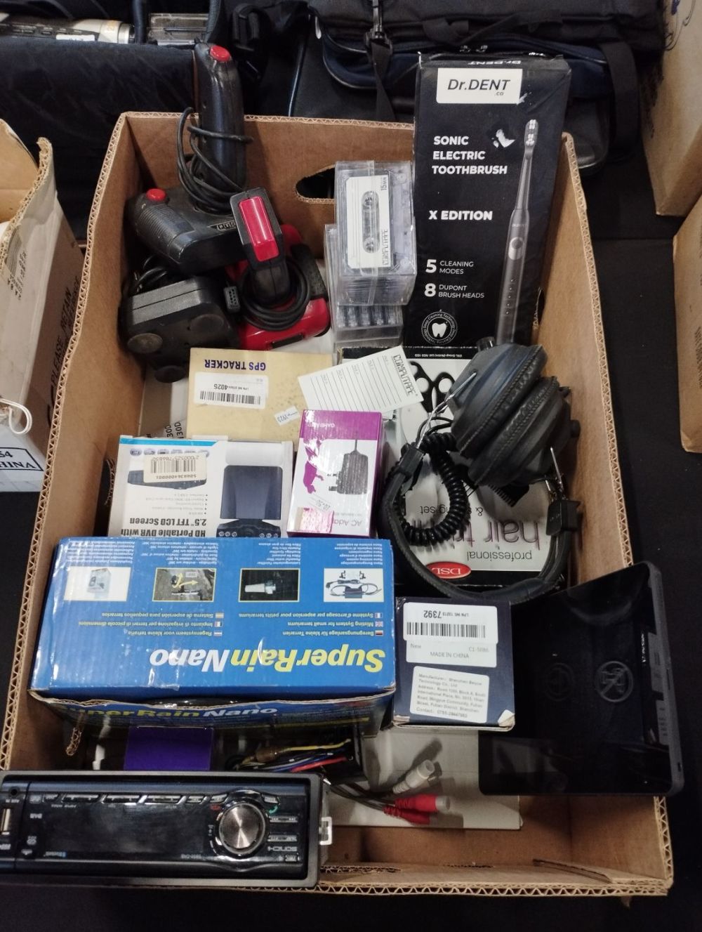 Lot 320: Job Lot of Electrical Items inc Retro Joysticks,...