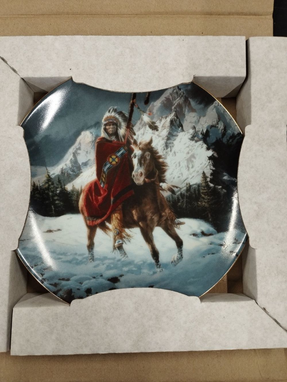 Lot 325: Selection of Vintage Hamilton Collectable Picture Plates from...