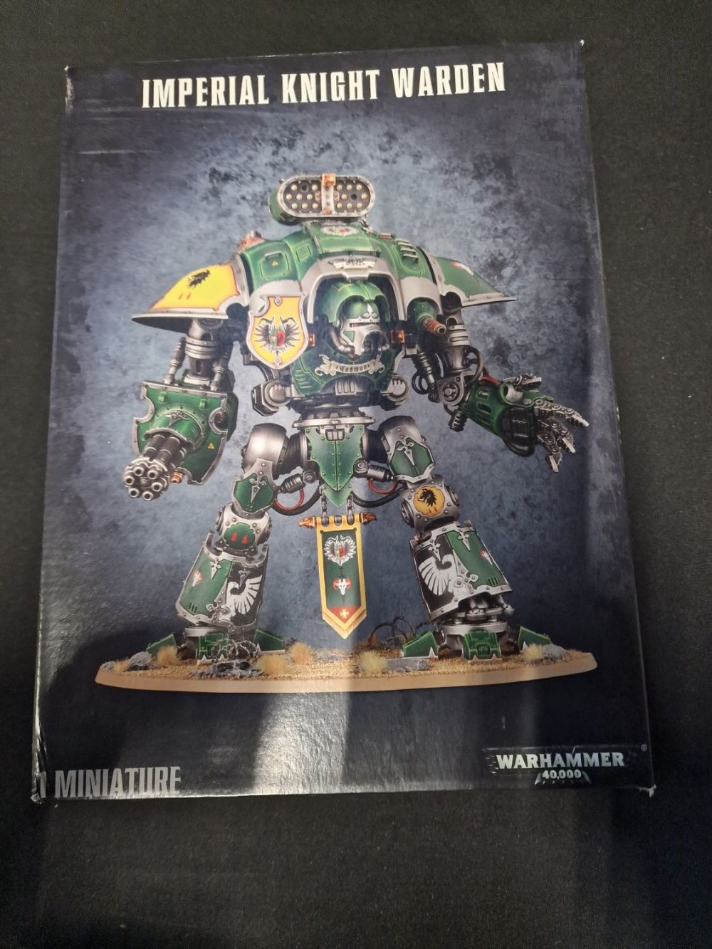 Lot 358: Imperial Knight Warden. Warhammer 40,000. One miniture figure