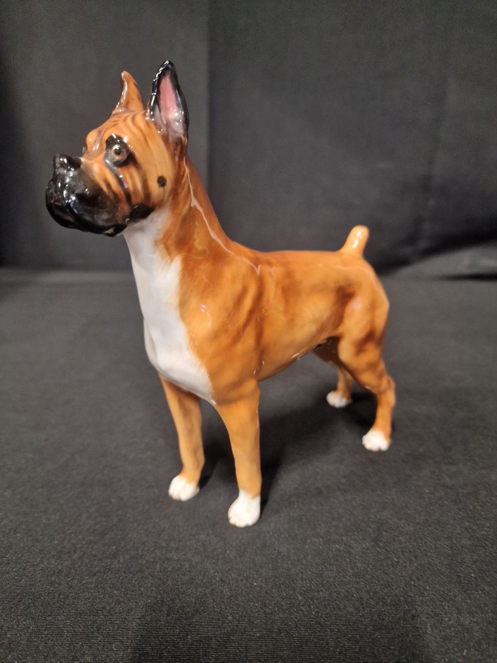 Lot 375: Royal doulton - CH warlord of Mazelane Boxer