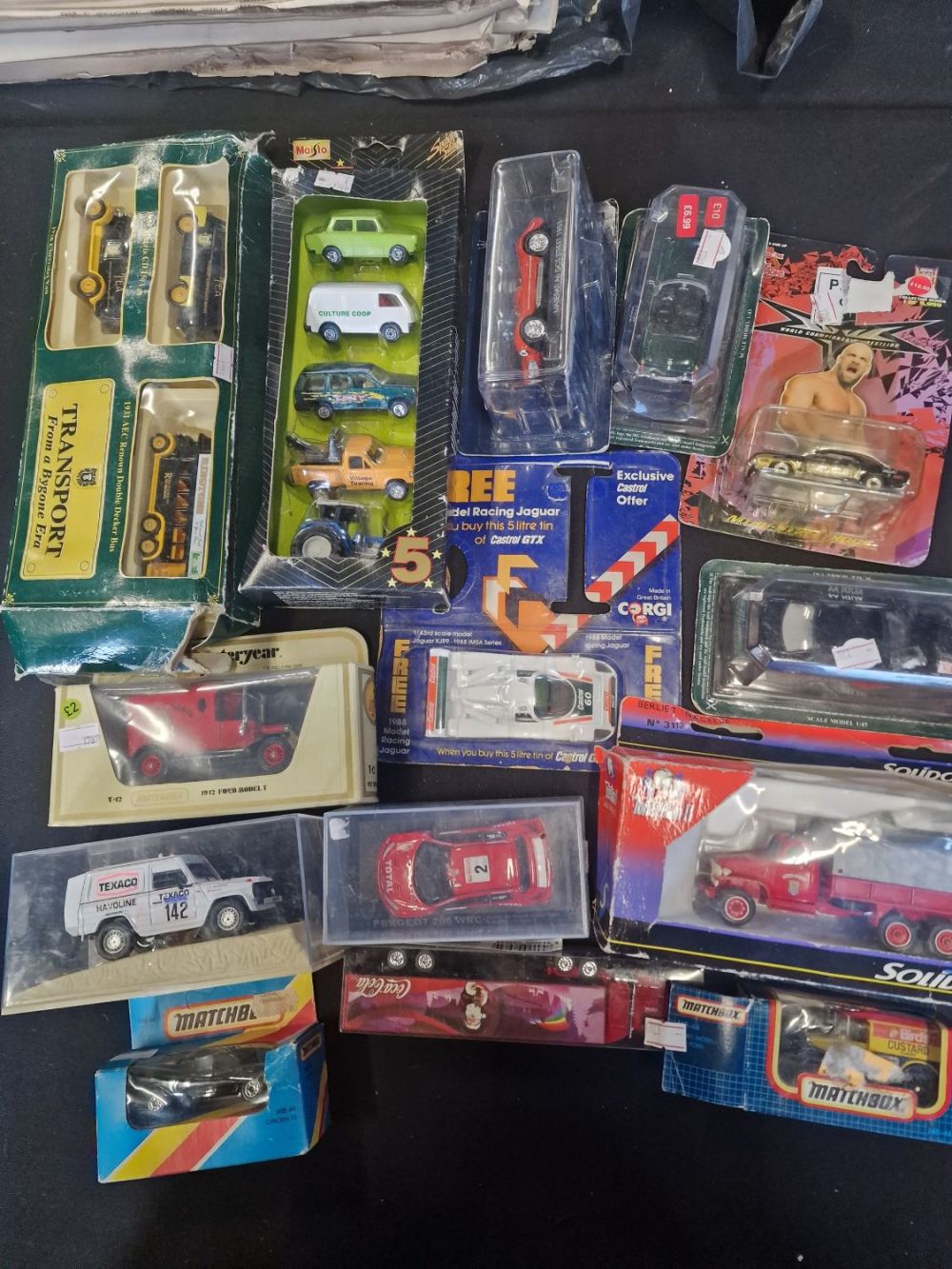 Lot 158: A collection of collectable matchbox, corgi and solido.