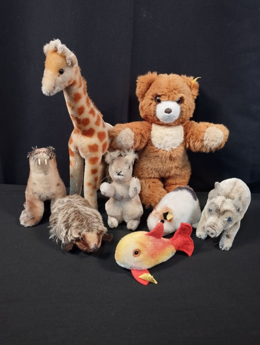 Lot 169: Selection of Vintage Collectable Steiff Items inc