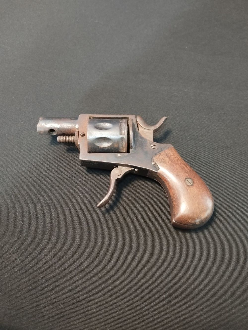 Lot 188: Vintage 8 Shot Snub Nose Revolver. Decommissioned.