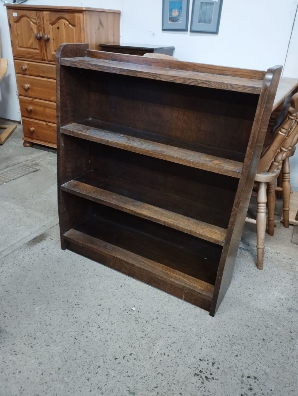 Lot 215: Vintage Oak Bookcase/ Shelf Unit. Approx. 90H x...