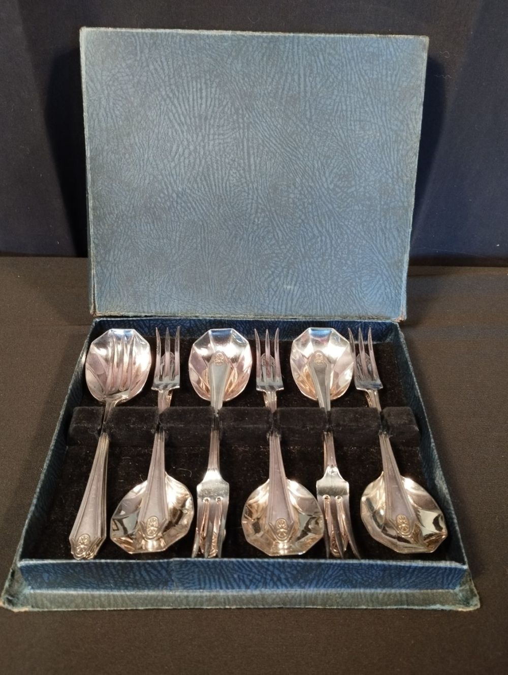 Lot 216: Vintage Set of EPNS 12 Lemon Forks and...