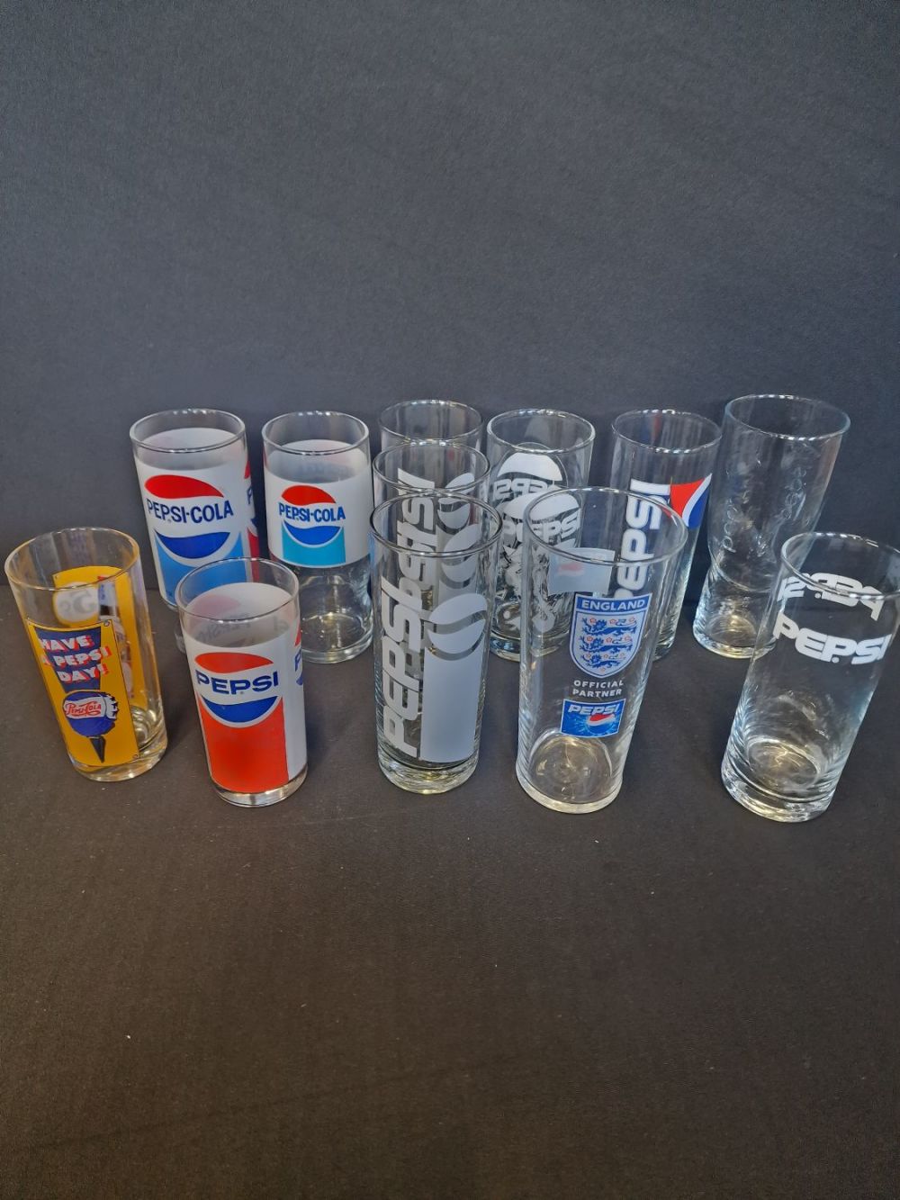 Lot 217: A large collection of vintage PEPSI glass. 10...