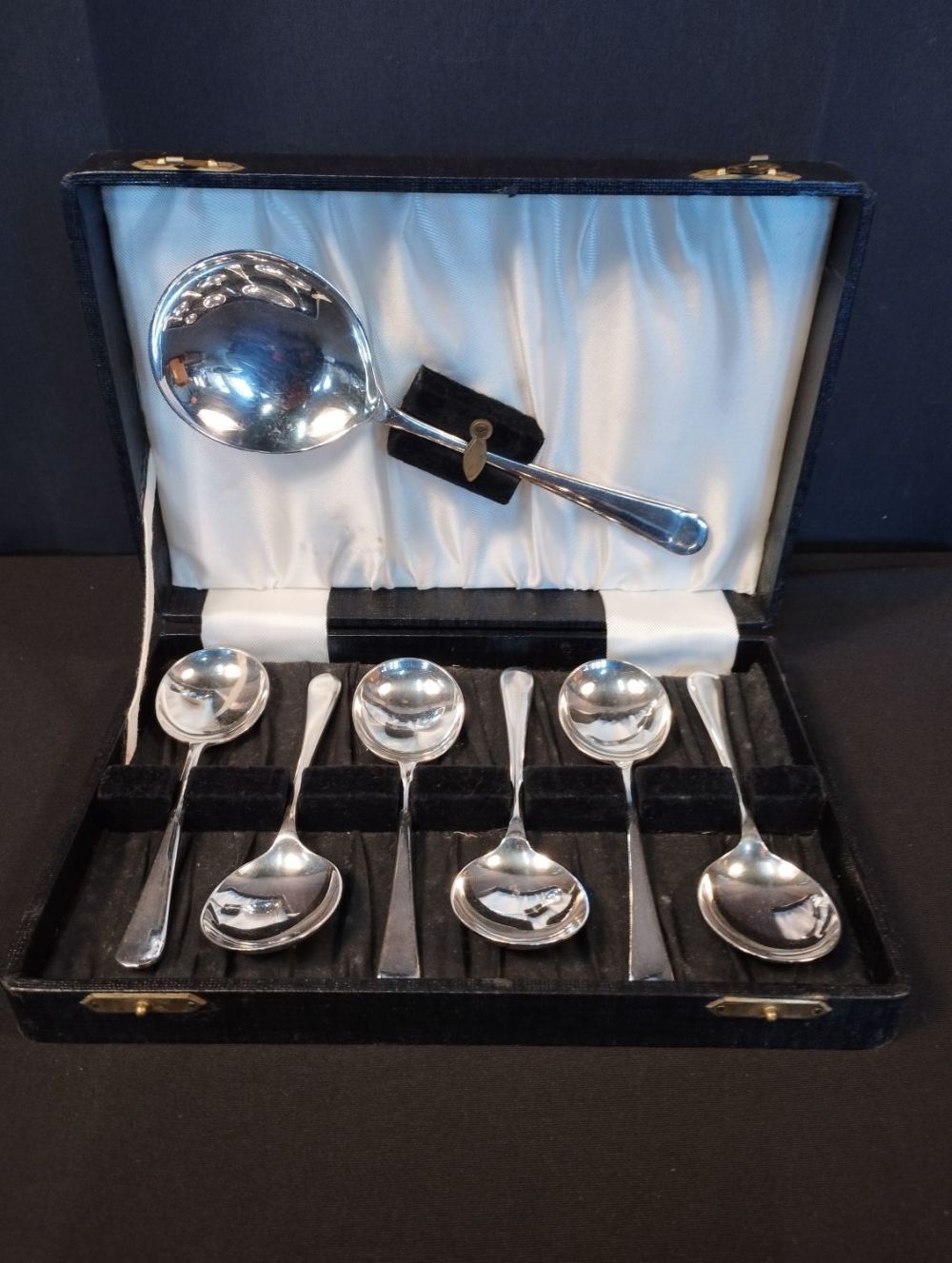 Lot 219: Vintage Silver Plated Fruit Spoons & Server Set....