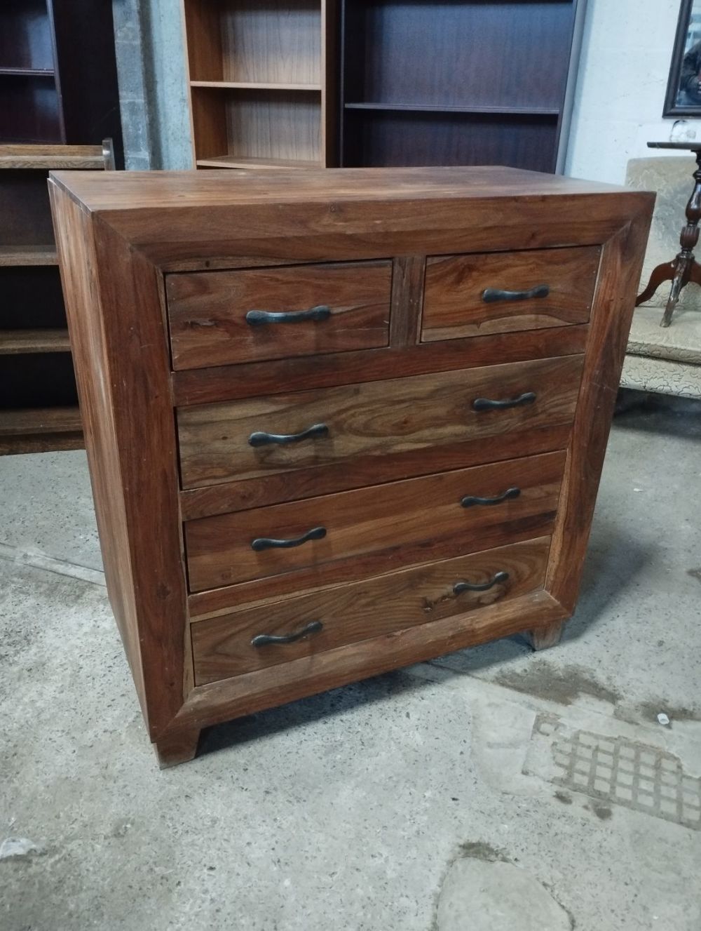 Lot 233: Solid Oak 5 Drawer Chest of Drawers. Approx....