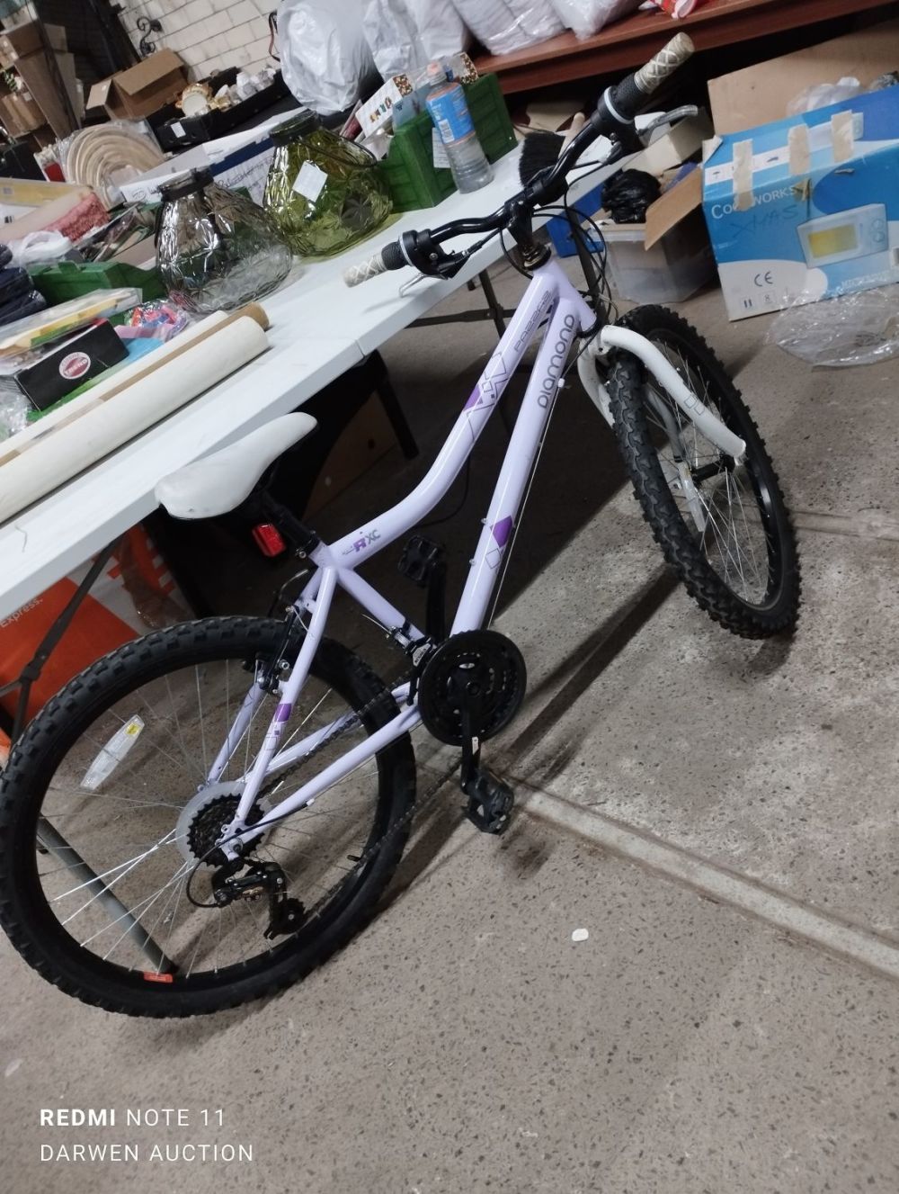 Lot 249: Girls Diamond Pro RXC 18 Speed Mountain Bike