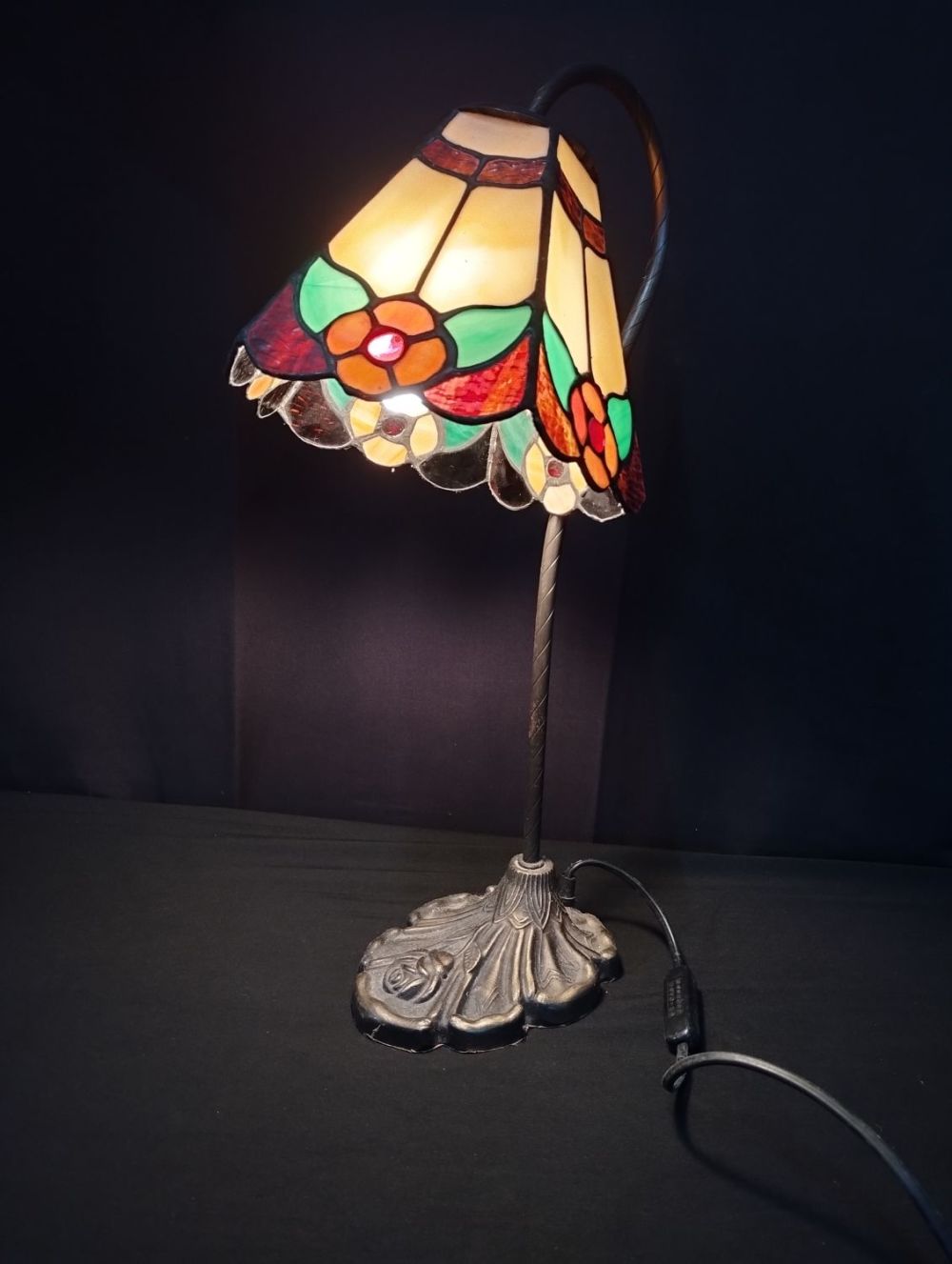 Lot 257: Vintage Tiffany Style Table Lamp. Approx. 47cm Tall....