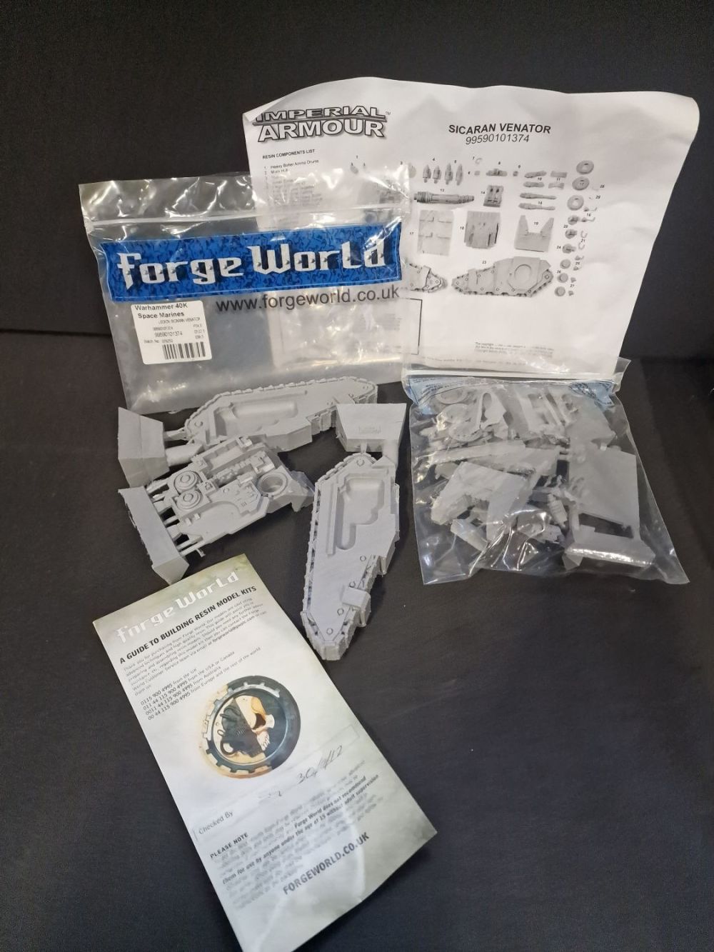 Lot 329: Forge world warhammer 40k space marines sicaran venator....