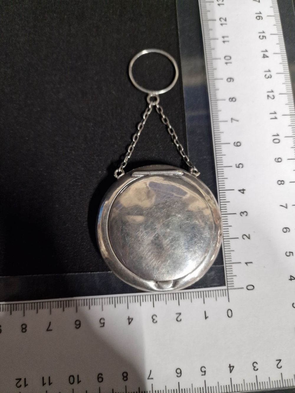 Lot 387: 1939 Birmingham sterling silver vintage compact or pill...