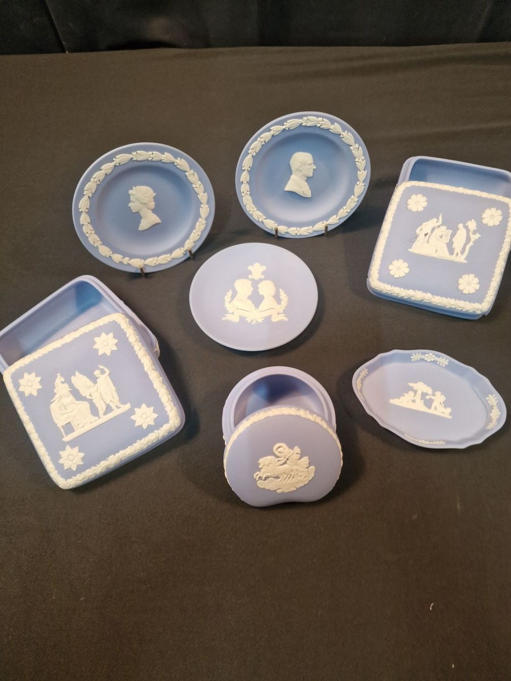 Lot 104: A collection of 7 pieces Wedgwood Blue Jasper...