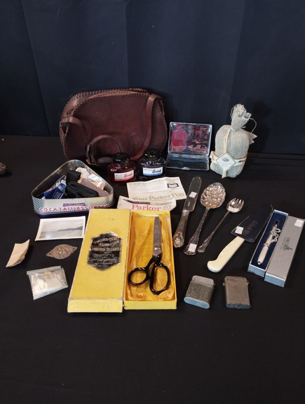 Lot 138: Selection of Vintage Collectable Items inc Silver Plate...