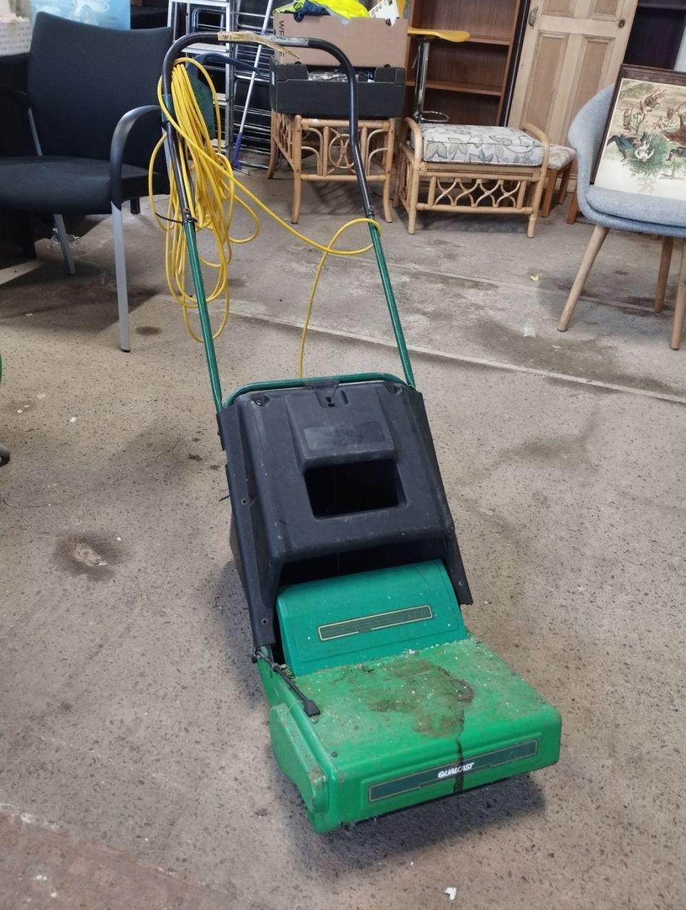Lot 150: Qualcast RE30 Lawn Scarifier. Tested for Power.