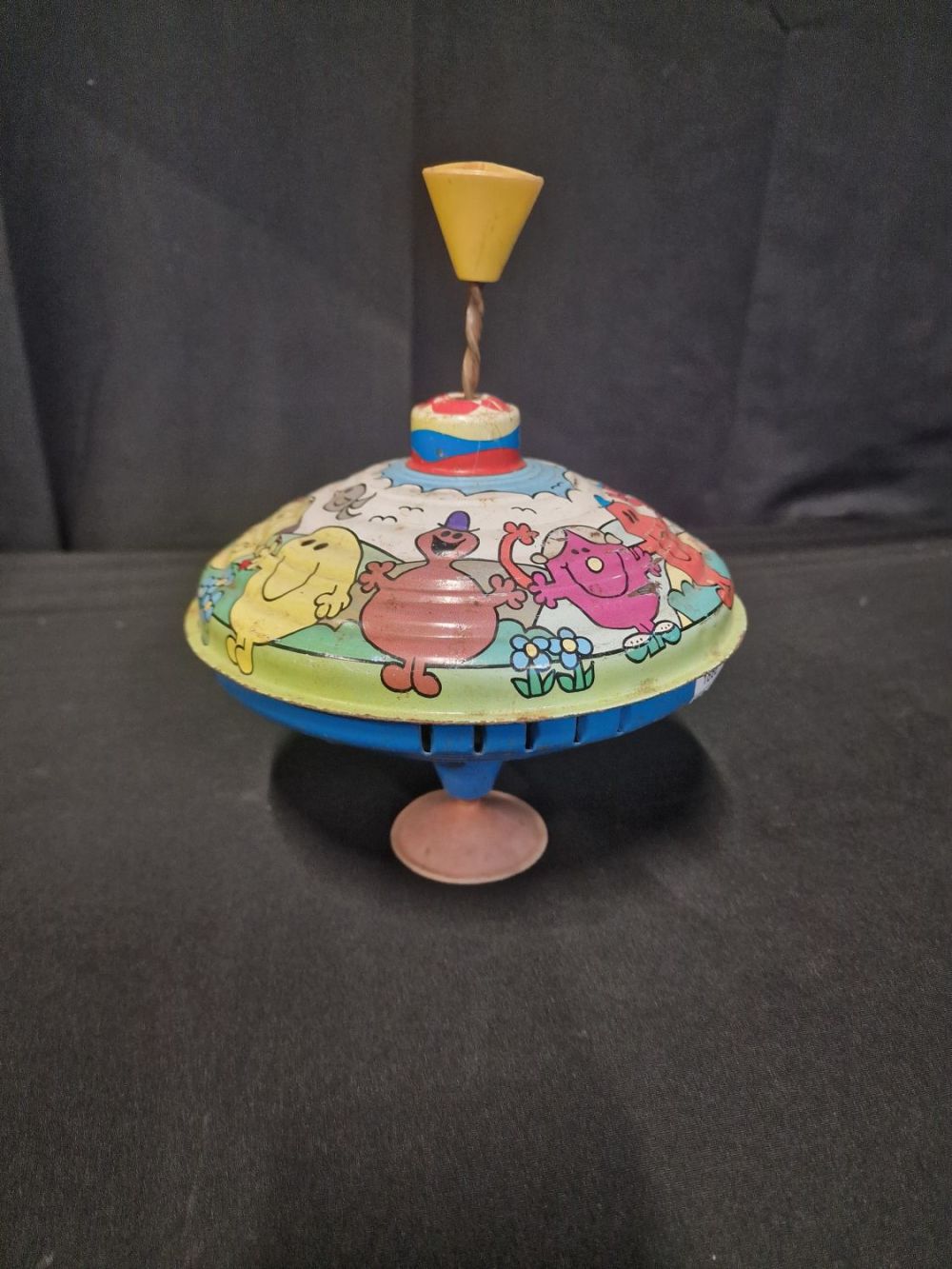Lot 200: A vintage tin 1983 Rodger Hargreaves Mr and...
