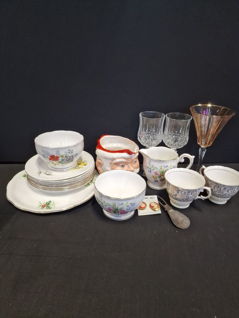 Lot 231: A selection of Queen Anne fine bone china...