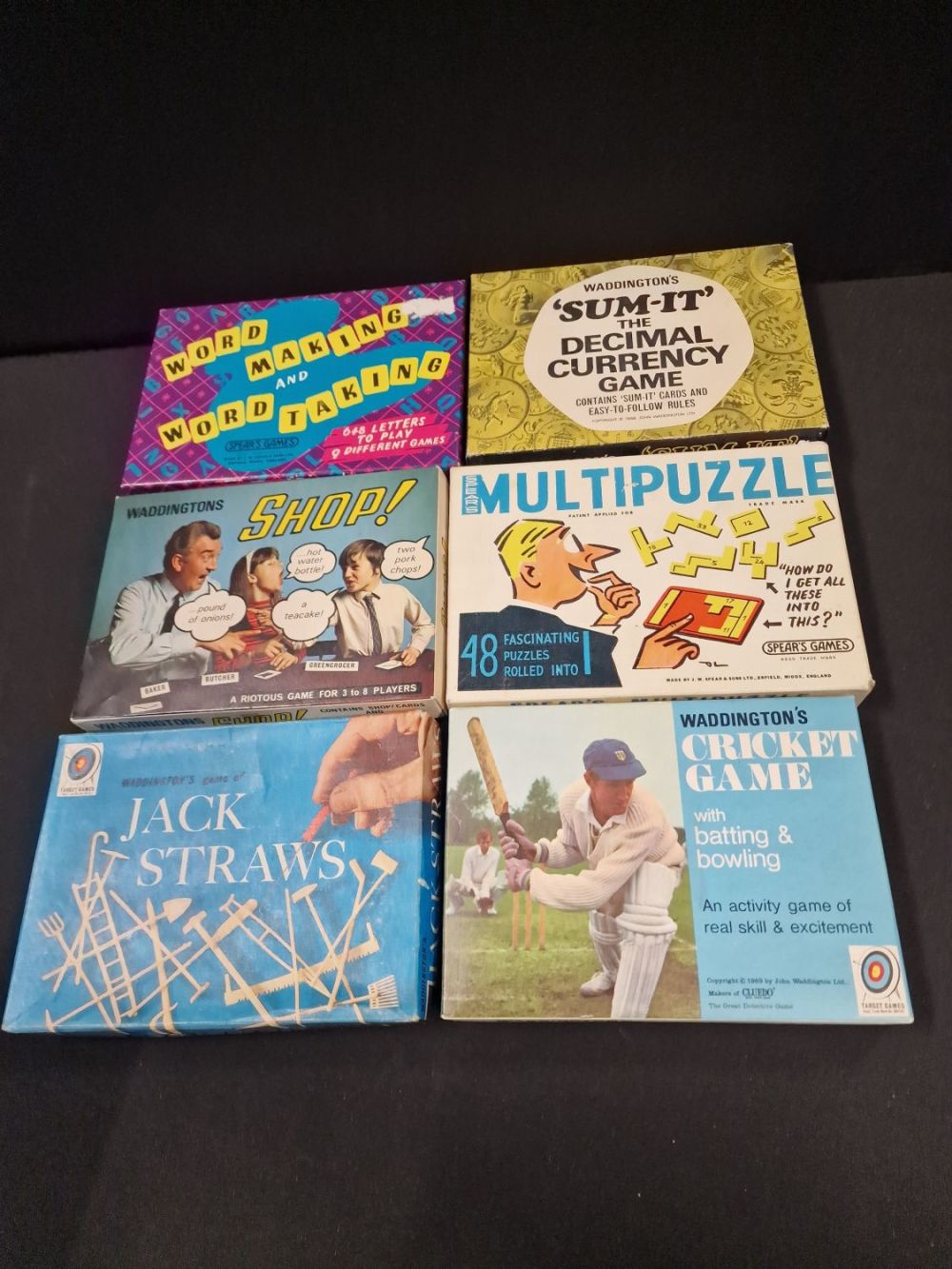 Lot 258: Six mini vintage board games and puzzles