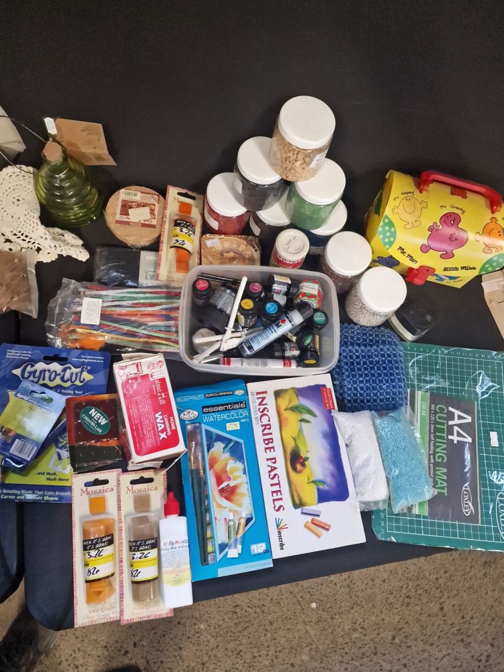 Lot 348: A large collection of crafting items includes Pastles,...