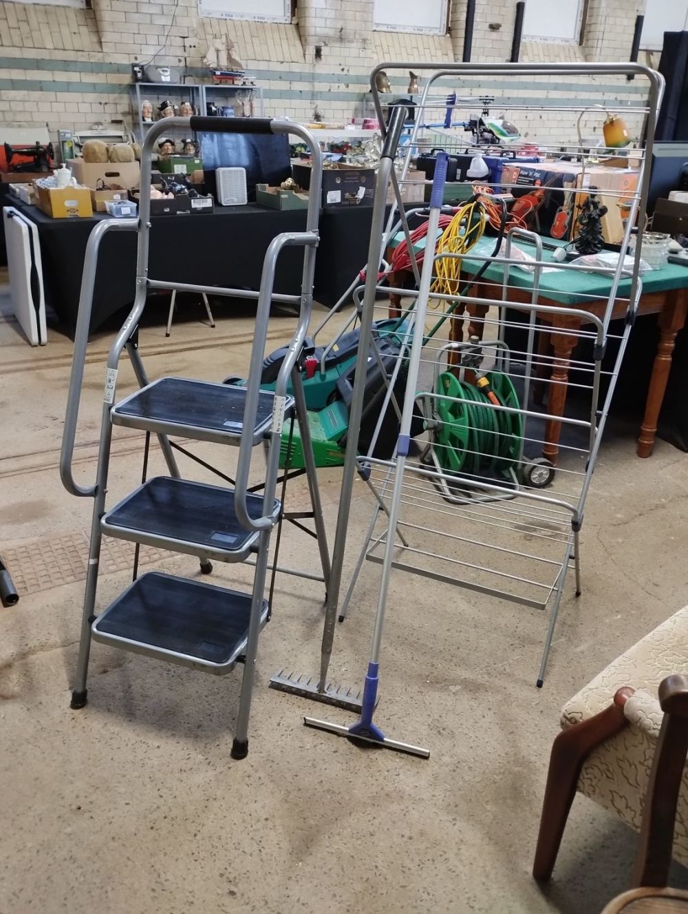 Lot 368: Pair of 3 Tread Stepladders, 3-Tier Clothes Airer,...