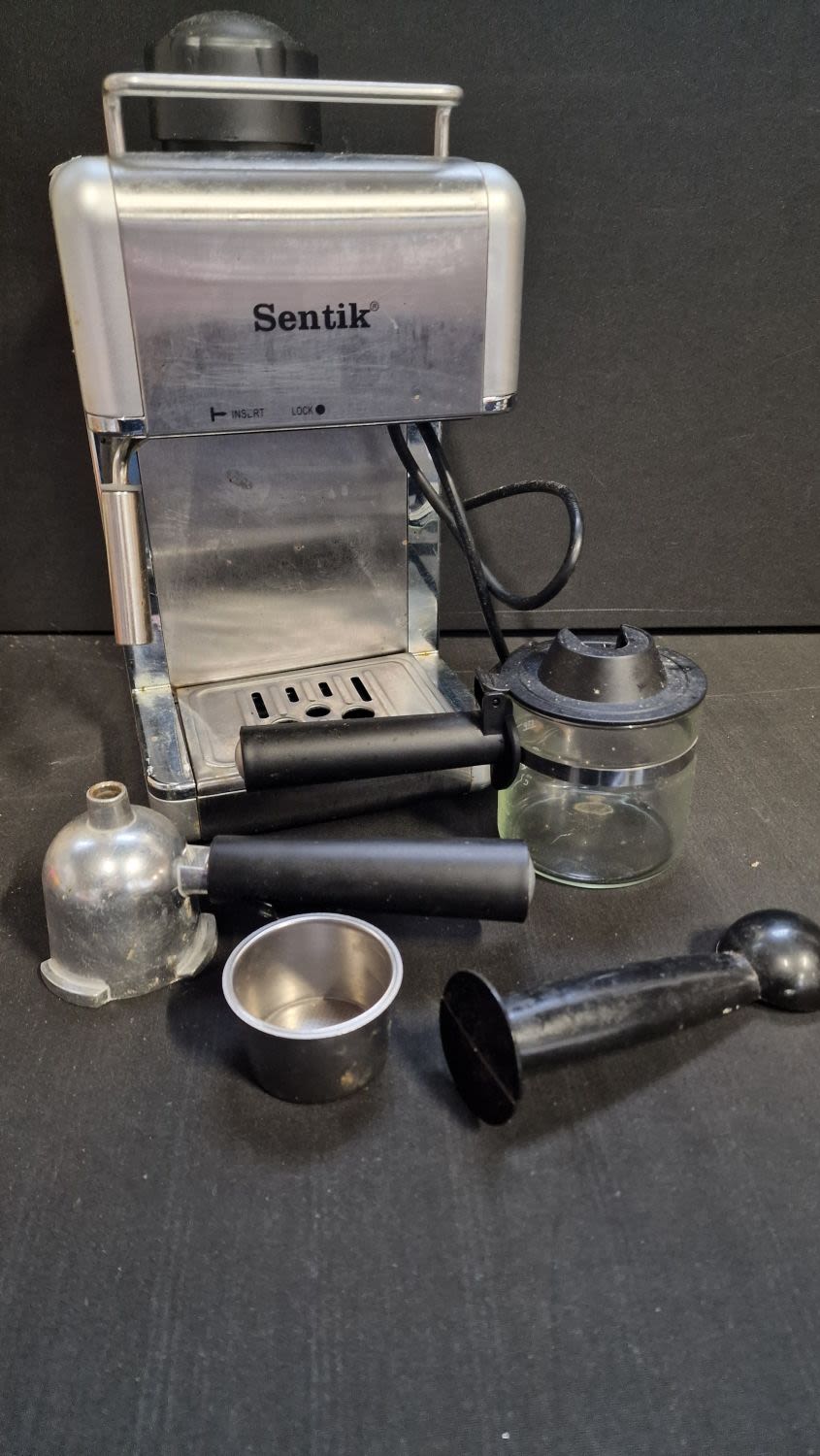Lot 119: SENTIK Barista coffee machine and accessories