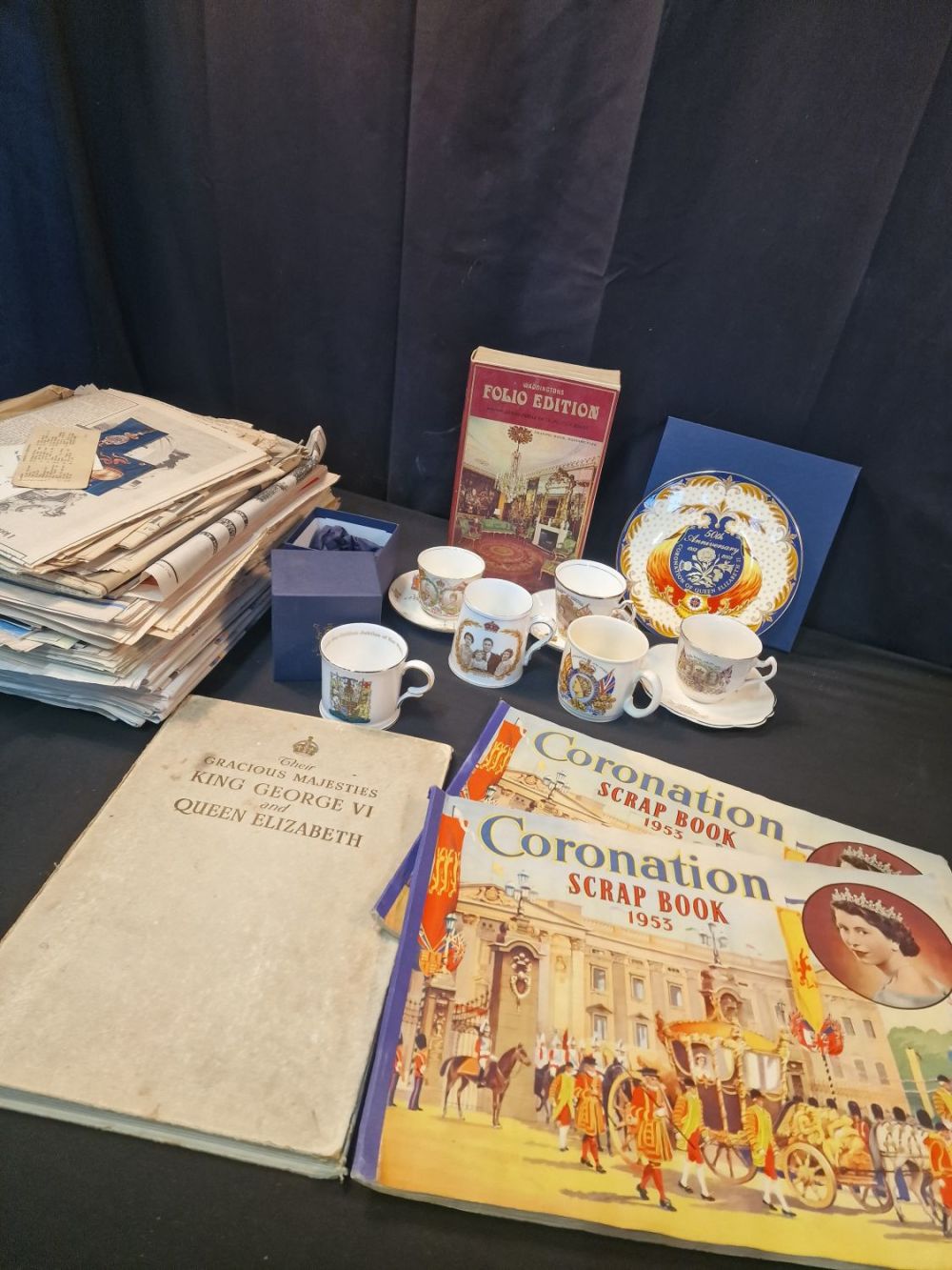 Lot 135: A large collection of Royal memorabilia includes 1953...