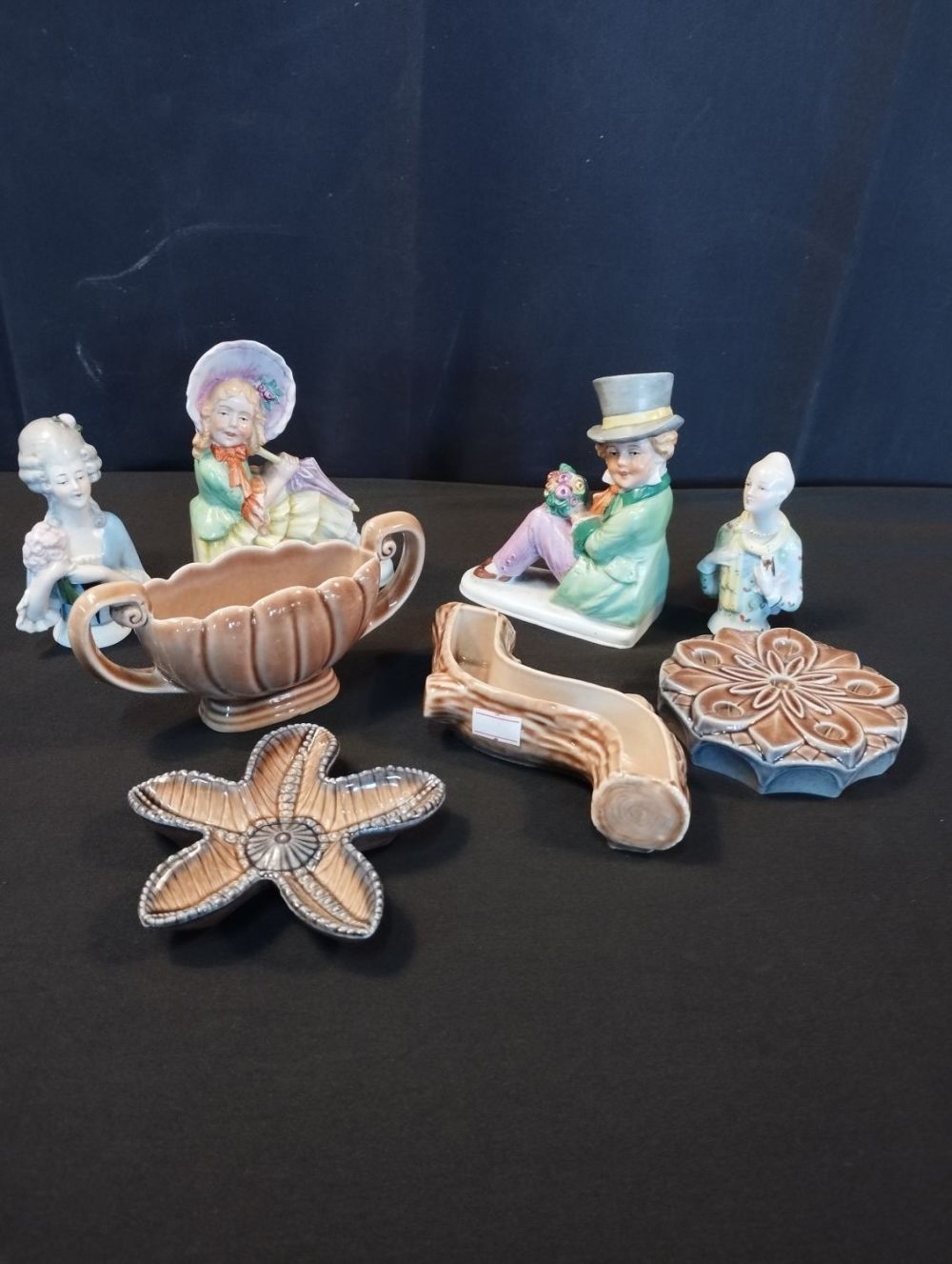 Lot 138: Selection of Vintage Collectable Ceramics inc Wade Items