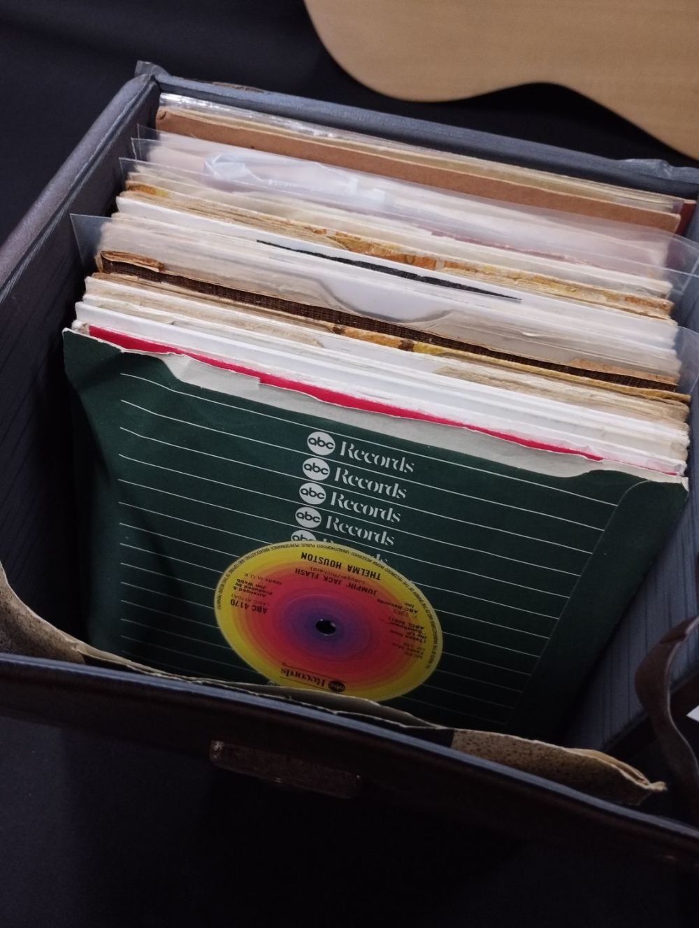 Lot 161: Selection of Vintage Collectable Vinyl 7" Soul and...