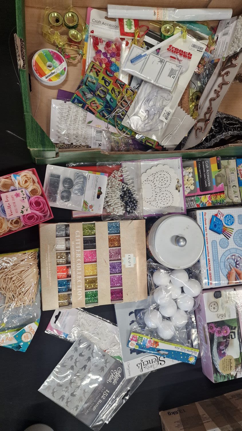 Lot 282: A large collection of crafting items.