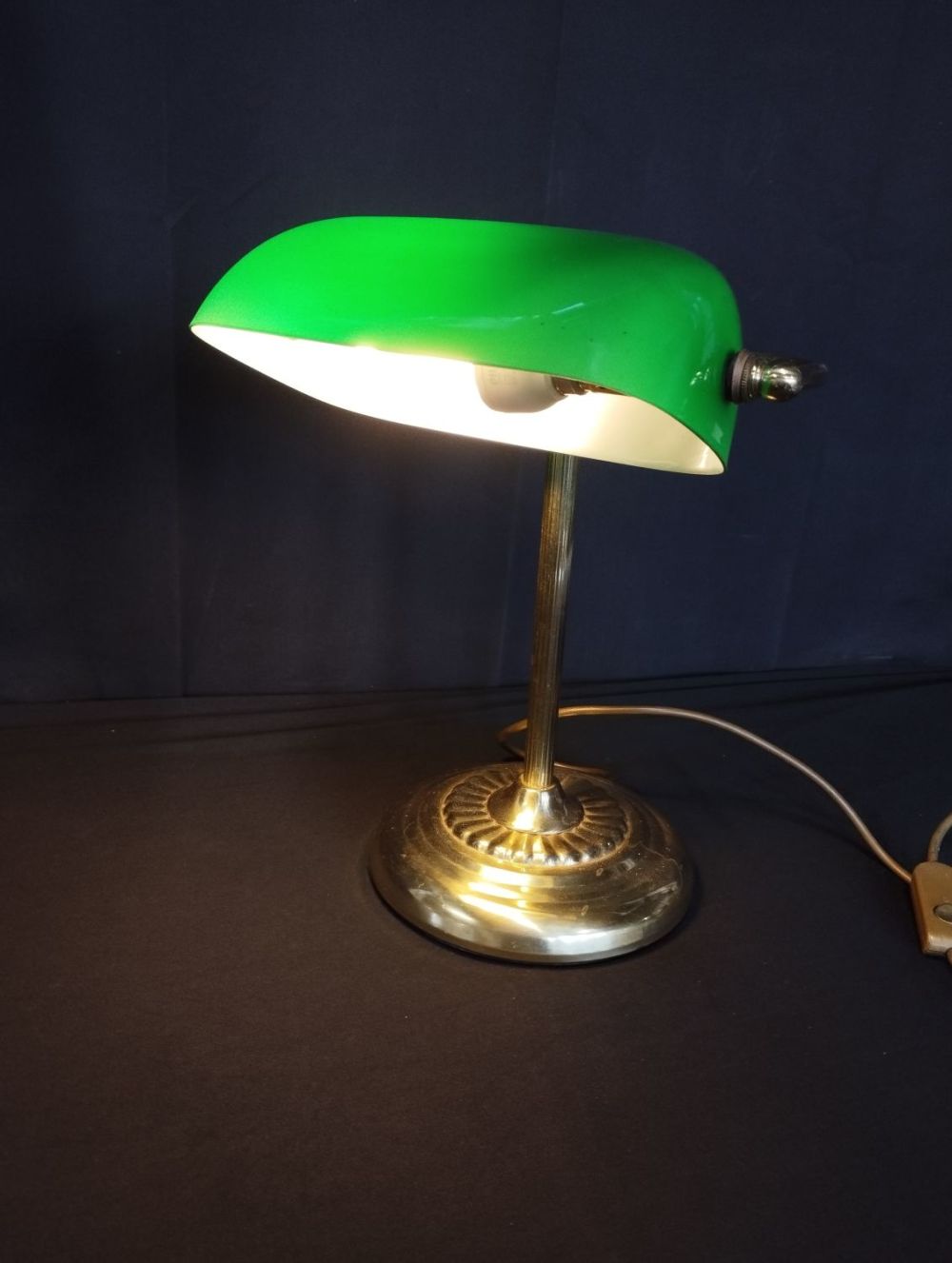 Lot 290: Vintage Underwriters Style Portable Brass Bankers Desk Lamp...