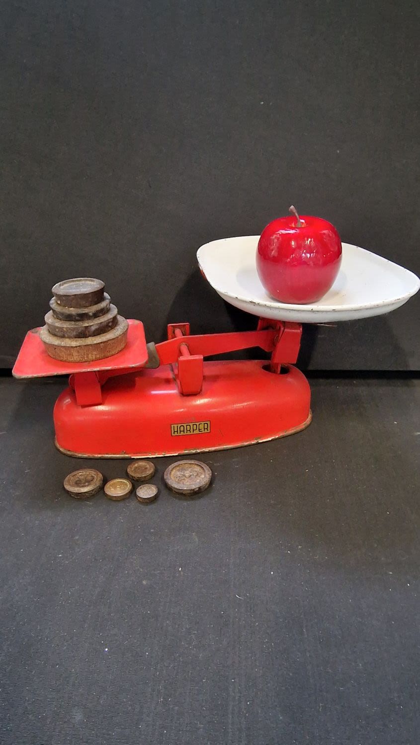Lot 338: A set of vintage Harper Weighing scales and...