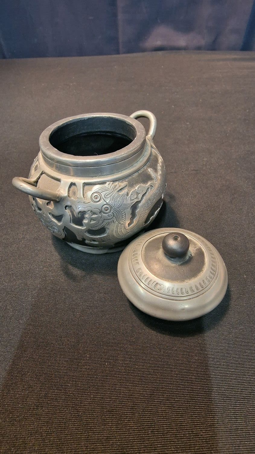 Lot 66: CHINESE YIXING sugar bowl with black clay inset...