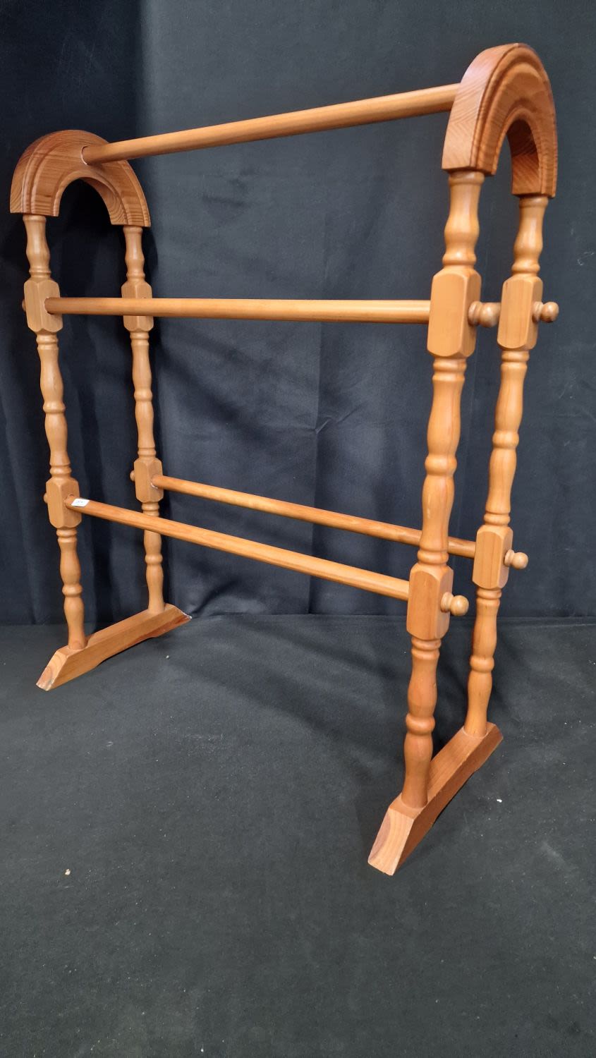 Lot 81: A victorian style pine towel rack