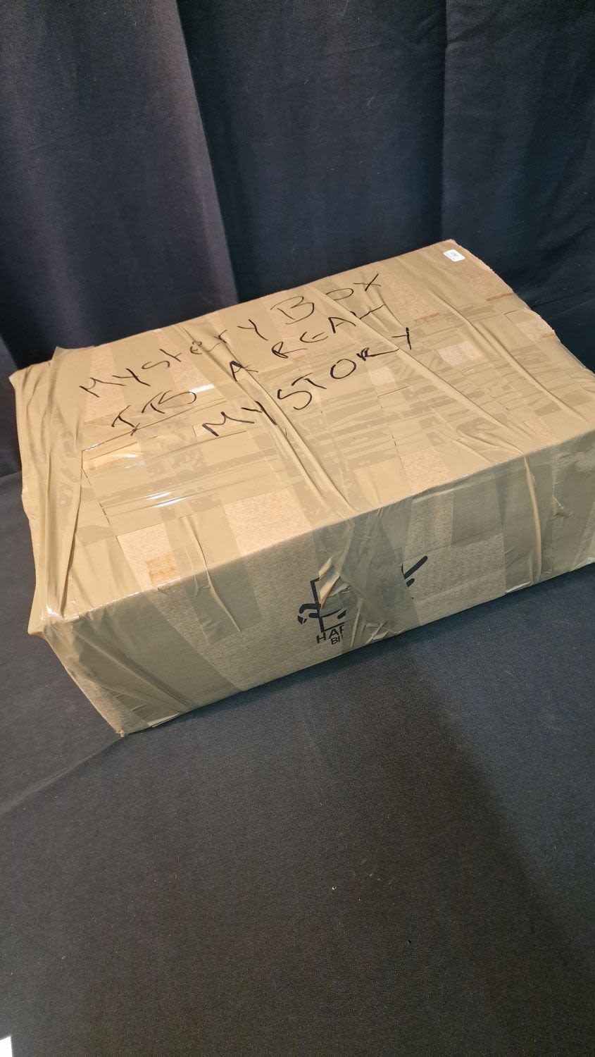 Lot 246: ????? MYSTERY BOX ?????