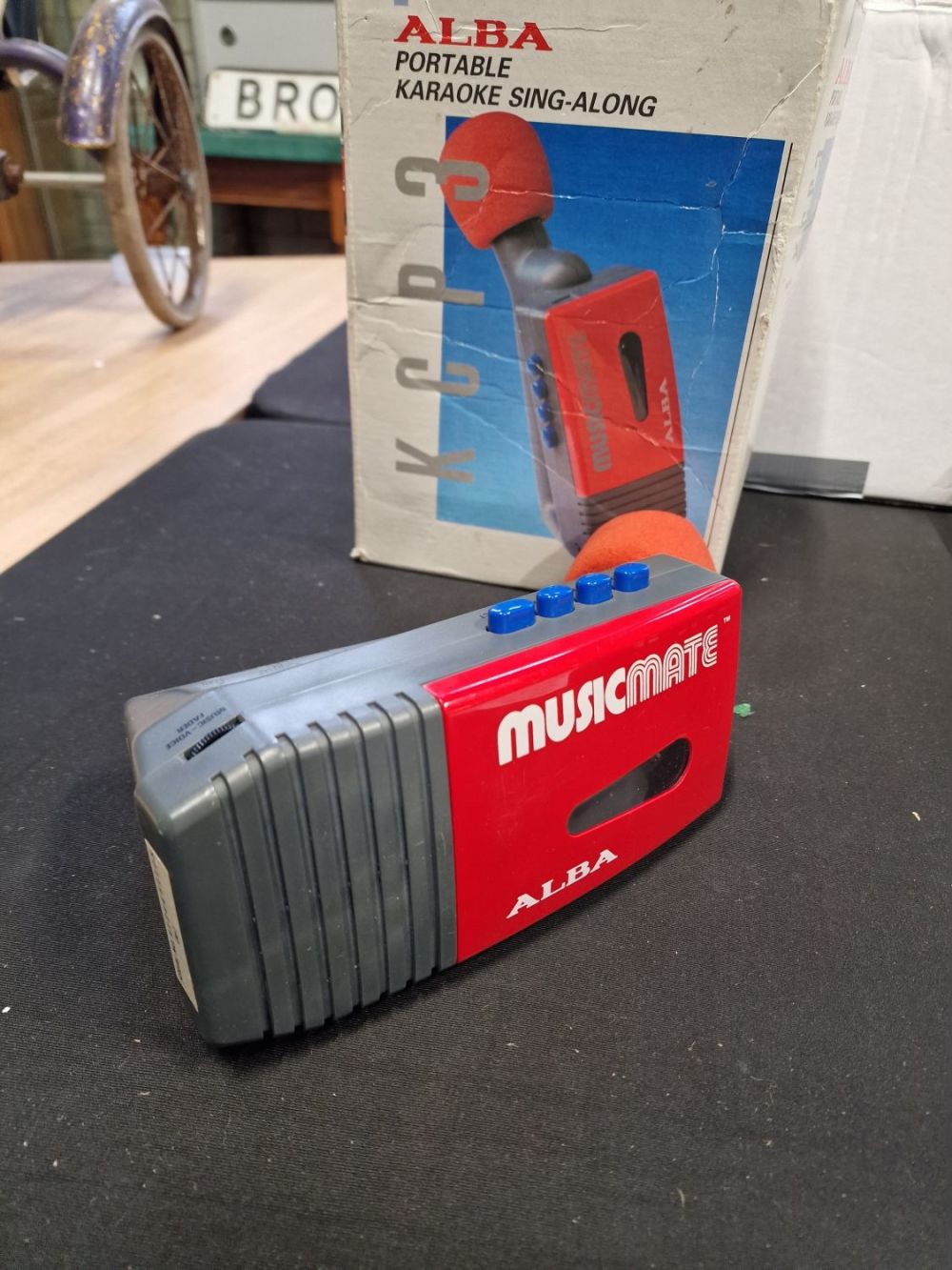 Lot 205: MusicMate by Alba - portable karaoke sing-along