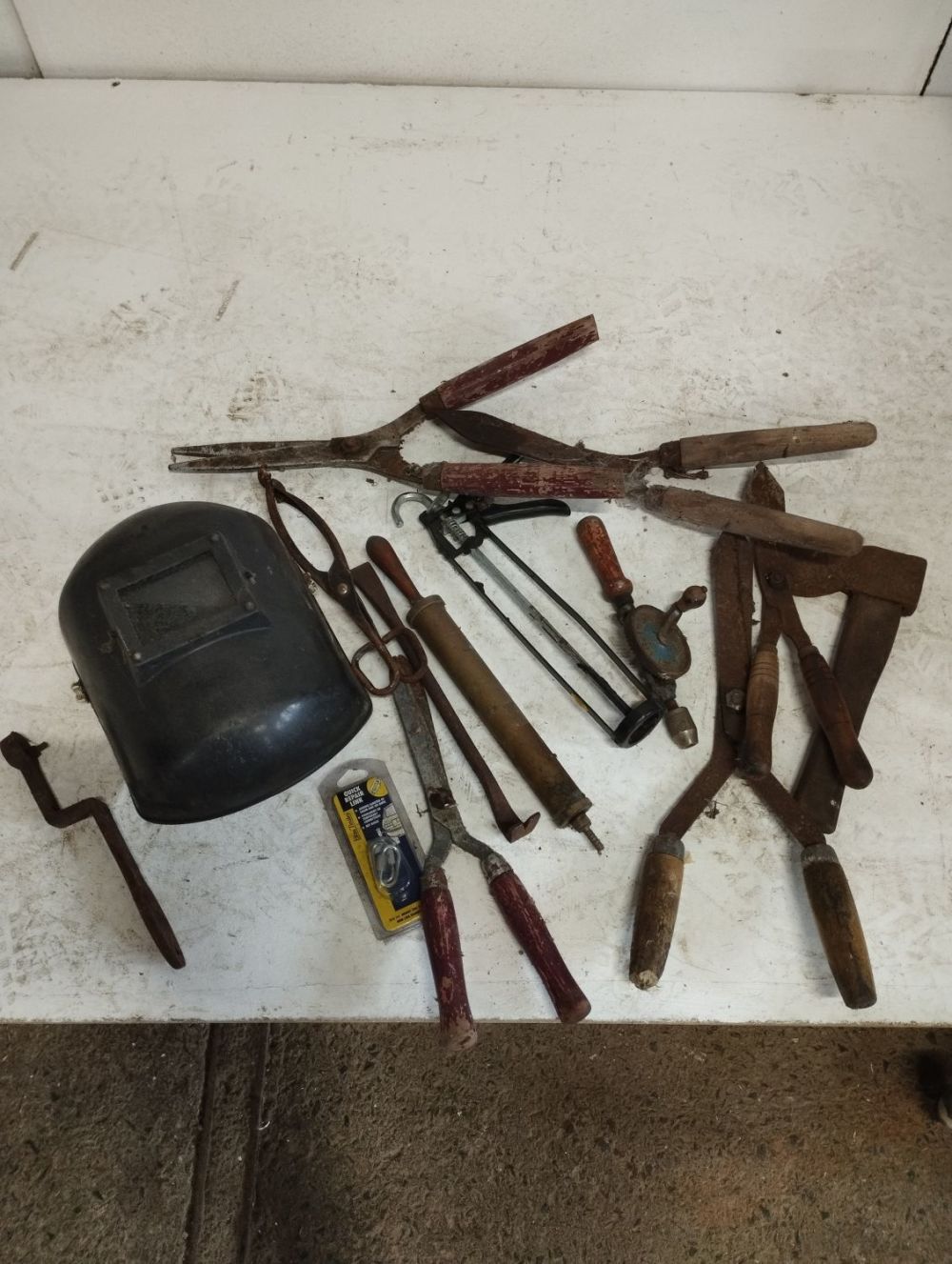 Lot 238: Selection of Vintage Tools inc Hedge Trimmers, Hand...
