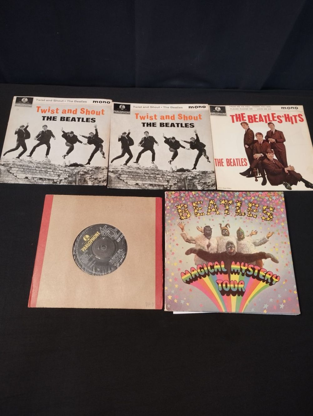 Lot 280: Forty Vintage The Beatles 7" 45RPM Singles in...