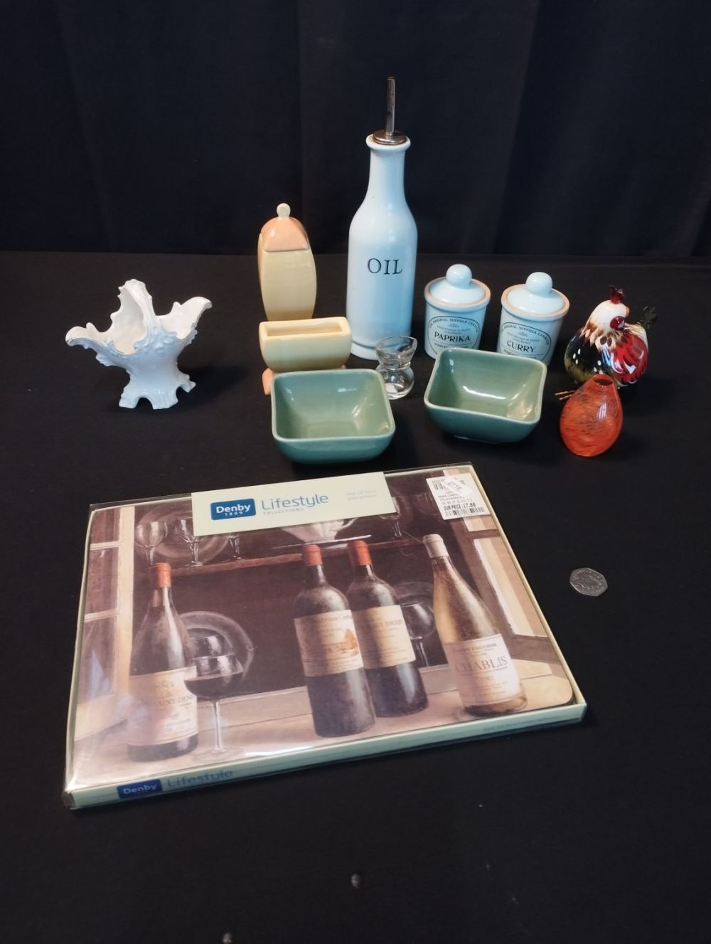 Lot 290: Collectable Items inc Kitchen Ware and Tableware