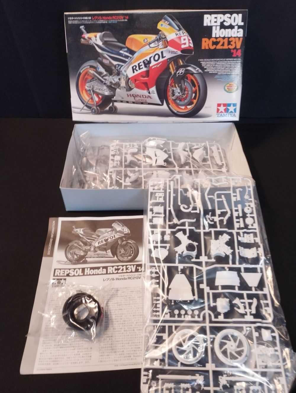 Lot 331: Tamiya Honda RC213V Repsol '14 1:12 Motorcycle Series...