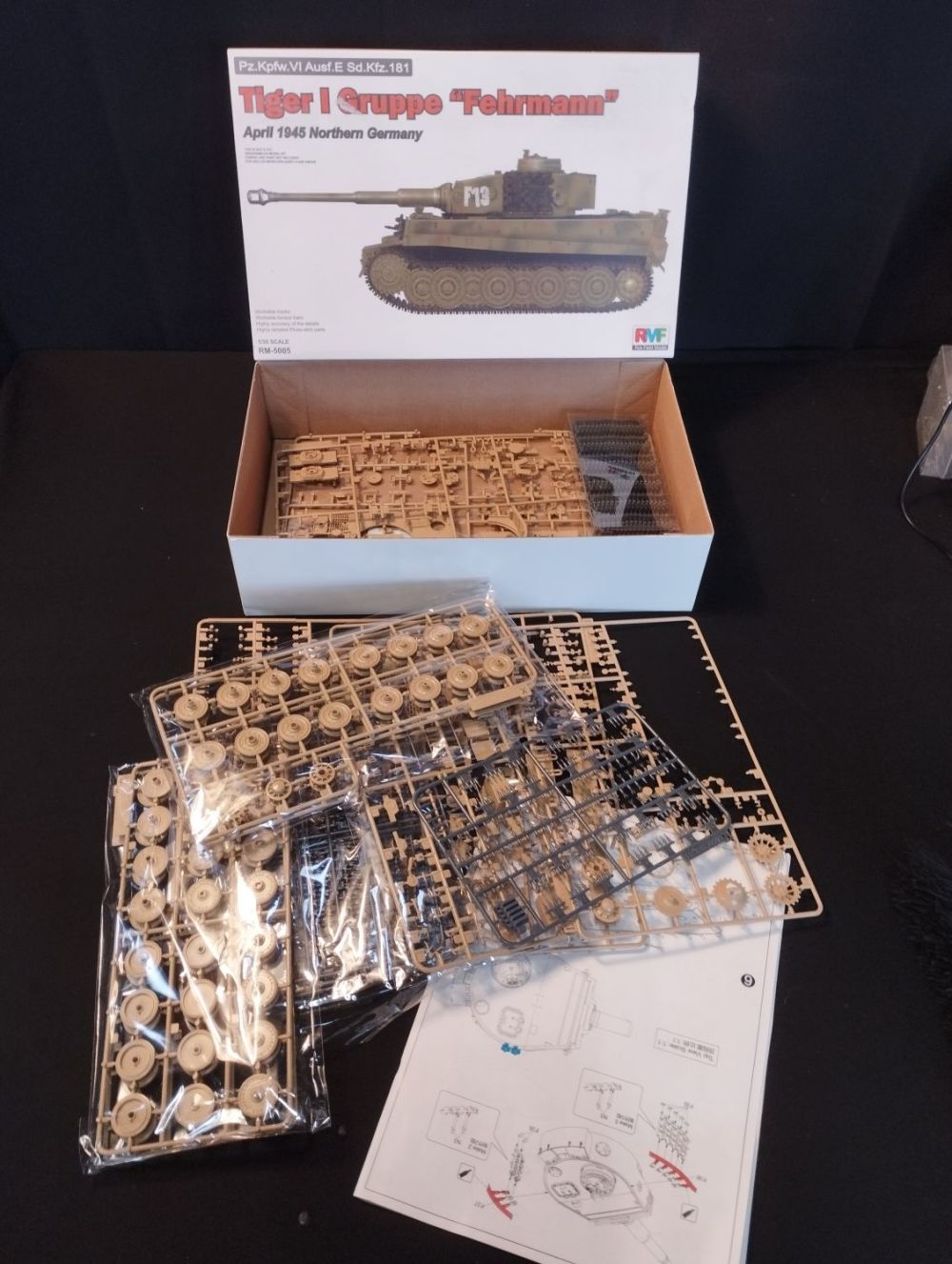 Lot 332: RYE FIELD MODEL 5005 - 1:35 Tiger I...