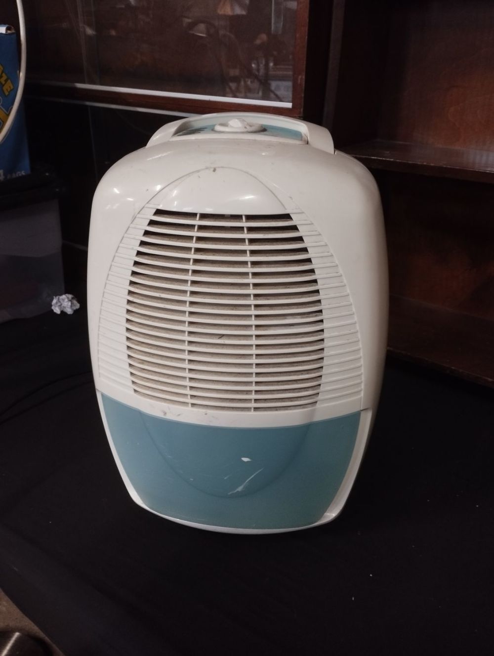 Lot 373: 10L Dehumidifier. Tested for Power.